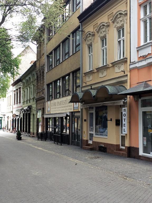 Kucko Panzio Gyor Apartment Ngoại thất bức ảnh